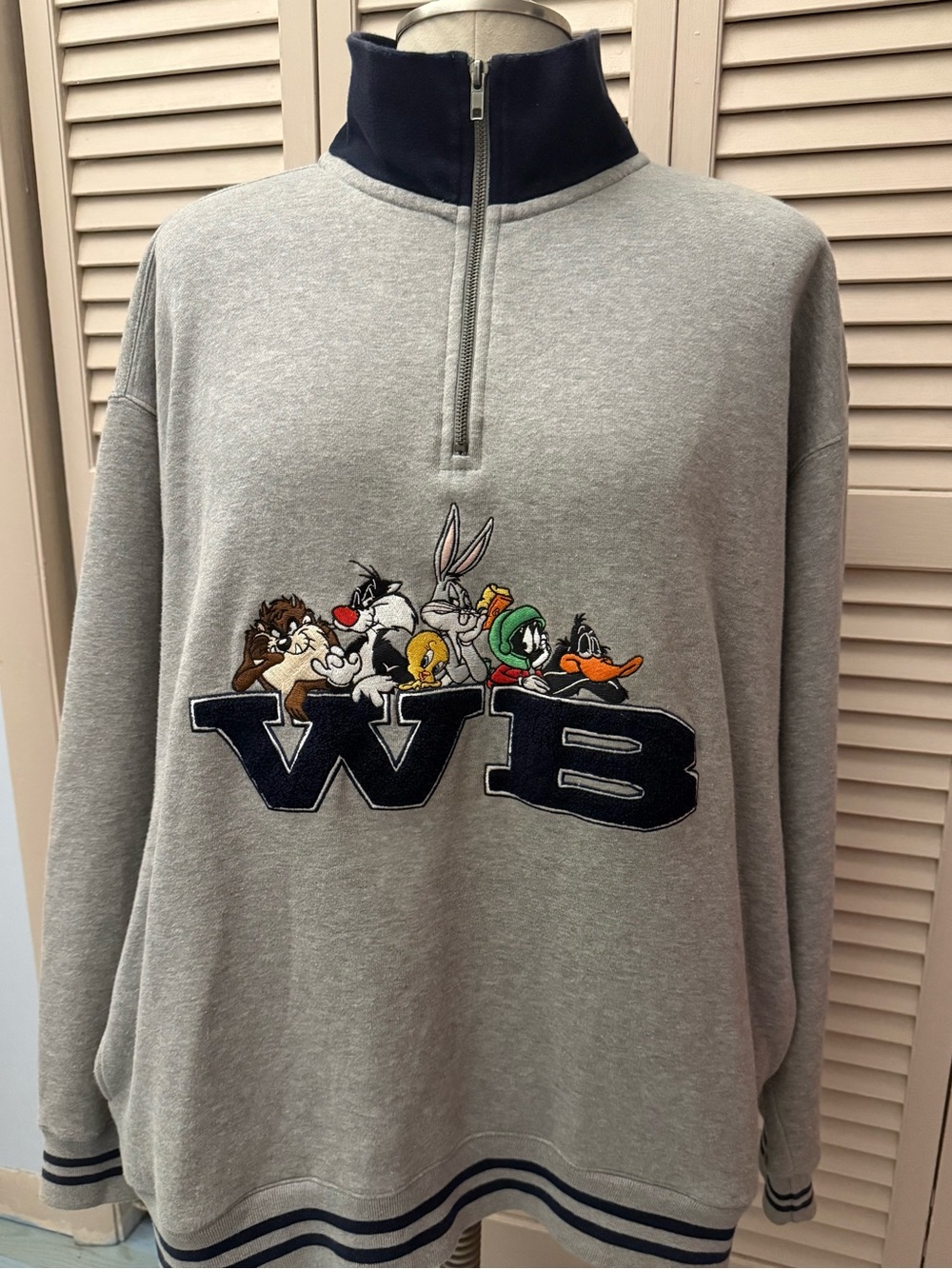 VINTAGE WARNER BROTHERS LOONEY TUNES ZIP UP